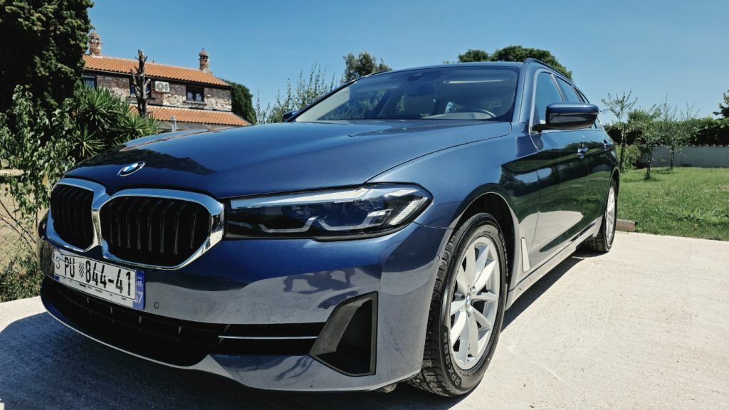 BMW 520d Touring/Lounge/ 2024./PDV